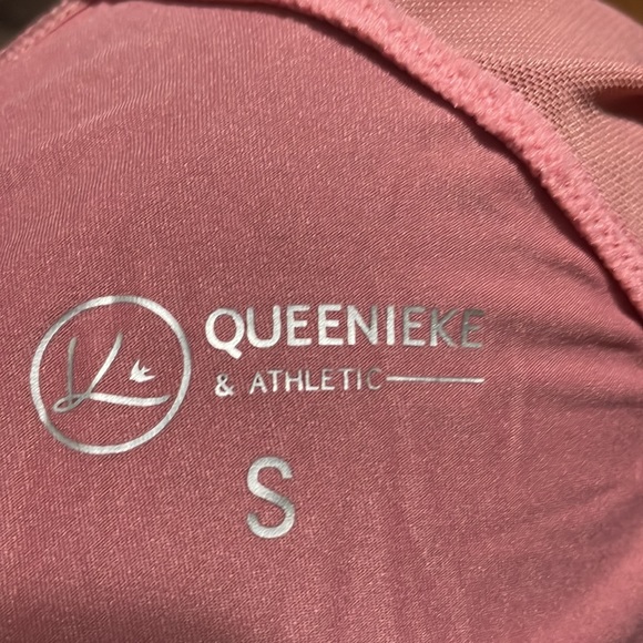 Queenieke Workout Top - Picture 4 of 5